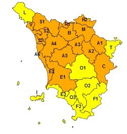 Allerta meteo: chiuse scuole, cimiteri e impianti sportivi all'aperto