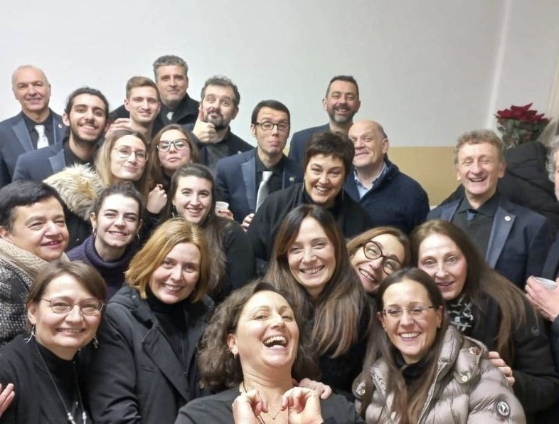 Apriti Chiostro, il concerto della Corale Quarta Eccedente “Lucy tra le stelle” per Luciana Gualandi