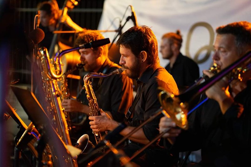 Immacolata tra il dolce del miele e le sonorità Swing a Vernio